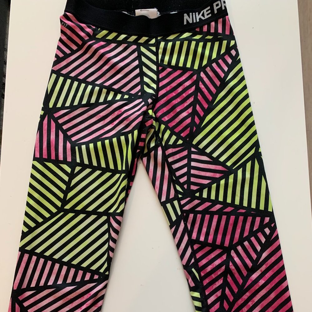 Nike Pro Capri Leggings for Women